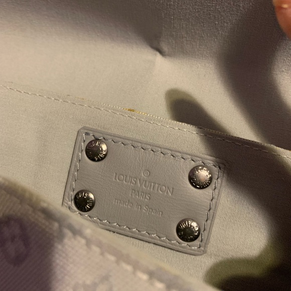 Authentic Louis Vuitton crossbody bag - Picture 5 of 7